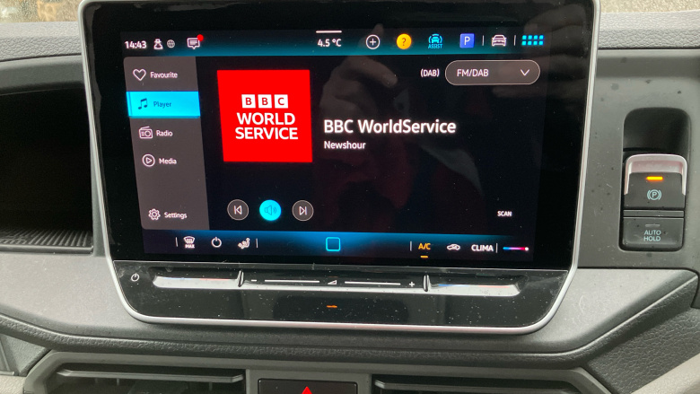 Volkswagen Crafter Cr35 Mwb Diesel 2.0 TDI 140PS Commerce Plus High Roof Van Auto